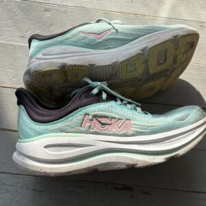Hoka Women's Teal and Pink Athletic Shoes Bondi size 9